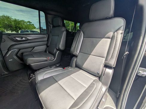 Used 2022 GMC Yukon XL Denali RWD image 9