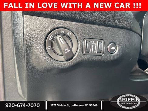 Used 2018 Dodge Challenger SXT Plus image 19