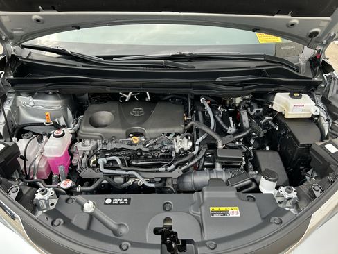 Certified 2025 Toyota Sienna XLE FWD image 13