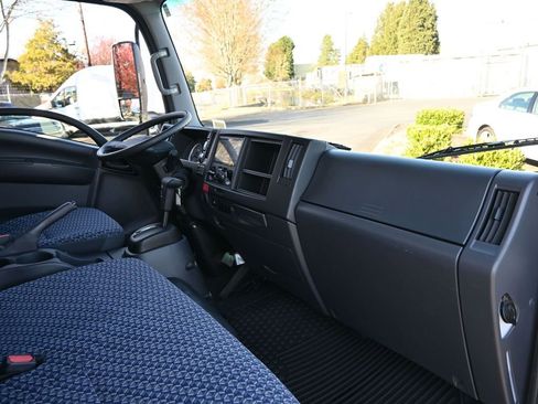 Used 2024 Isuzu NPR RWD image 24
