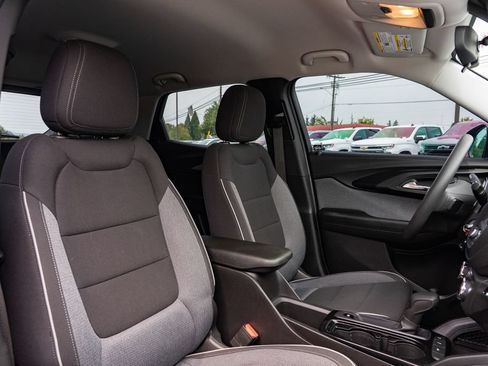 Used 2021 Chevrolet TrailBlazer LS w/ LPO, Blackout Package FWD image 29