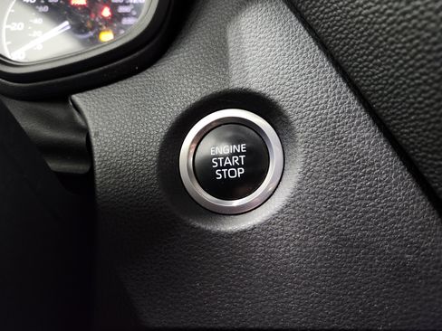 Used 2023 Toyota Corolla SE image 6