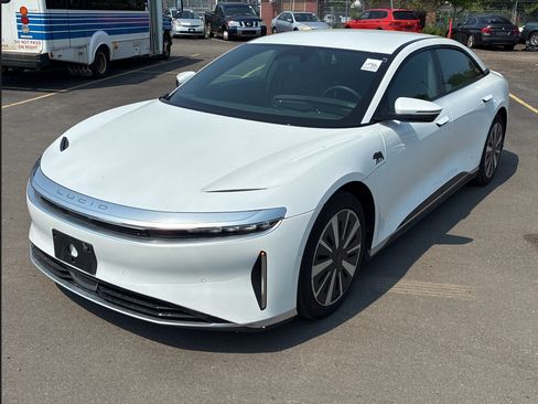 Used 2024 Lucid Air Touring AWD/4WD image 3