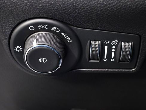 Used 2025 Jeep Compass Trailhawk AWD/4WD image 24