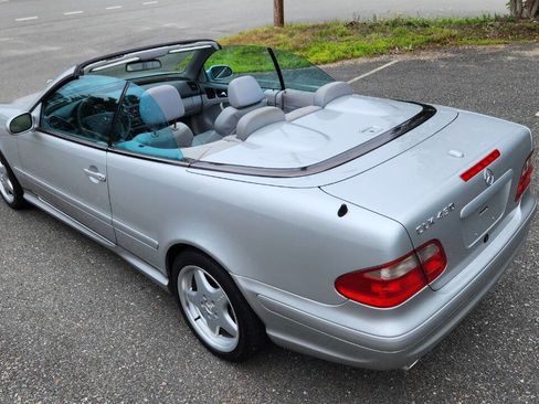 Used 2001 Mercedes-Benz CLK 430 Cabriolet image 19