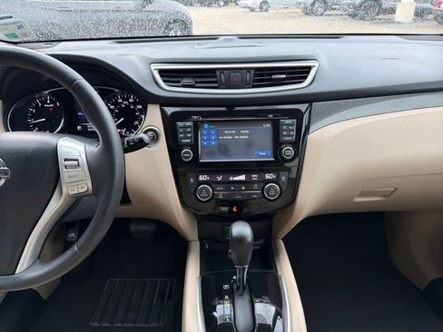 Used 2016 Nissan Rogue SL w/ SL Premium Package FWD image 17
