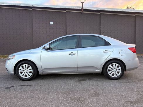 Used 2011 Kia Forte EX FWD image 5