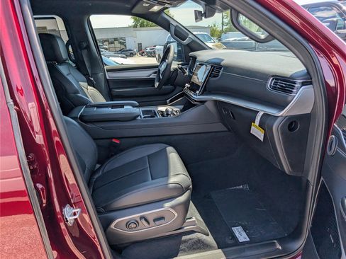 New 2026 Jeep Grand Wagoneer Limited AWD/4WD image 7