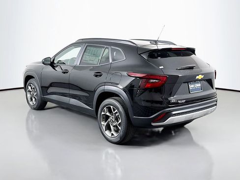 New 2026 Chevrolet Trax LT w/ Driver Confidence Package FWD image 5