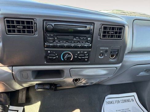 Used 2003 Ford F250 XLT image 11