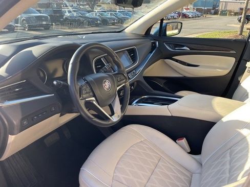 Used 2022 Buick Enclave Avenir image 8