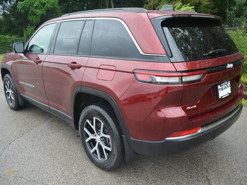 Used 2024 Jeep Grand Cherokee Limited AWD/4WD image 7