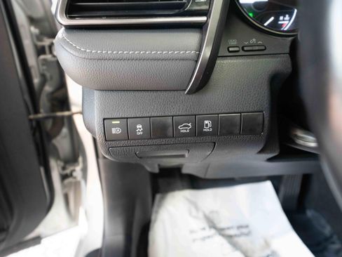 Used 2021 Toyota Camry SE image 11