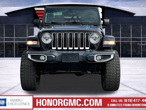 Used 2019 Jeep Wrangler Unlimited Sahara AWD/4WD image 2