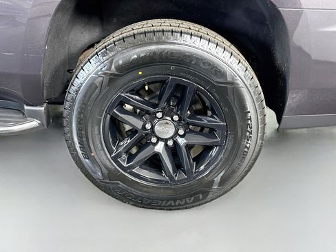 Used 2018 GMC Yukon Denali RWD image 36