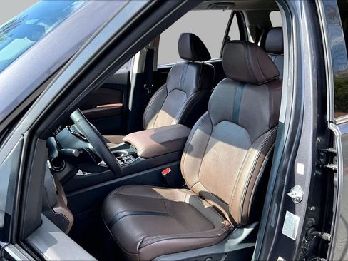 Used 2025 Honda Pilot Elite image 17