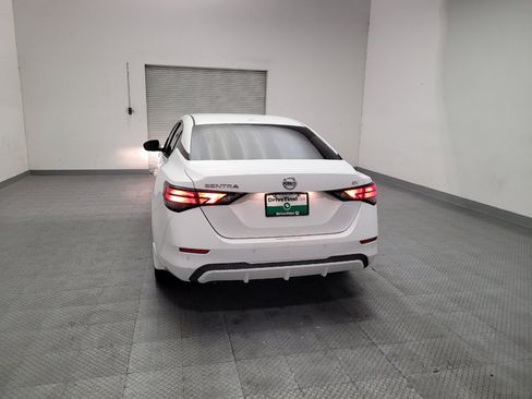Used 2021 Nissan Sentra SV FWD image 6