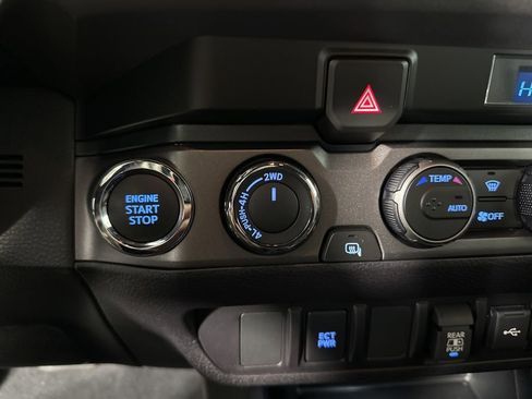 Used 2023 Toyota Tacoma TRD Sport AWD/4WD image 19