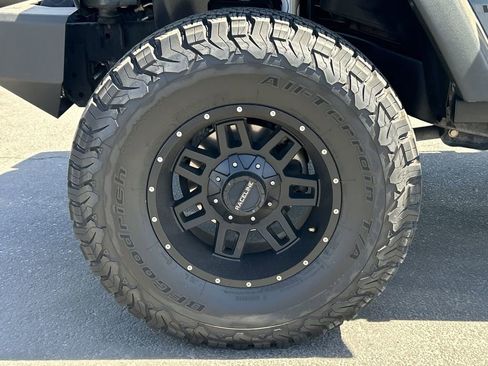 Used 2015 Jeep Wrangler Unlimited Sport AWD/4WD image 31