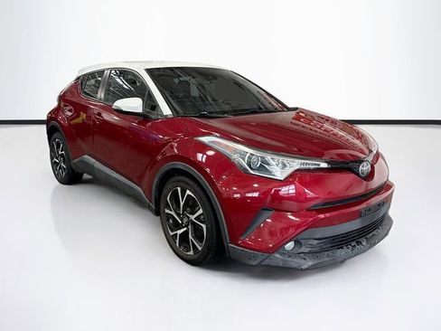 Used 2018 Toyota C-HR XLE image 3