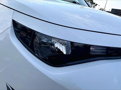 Used 2025 Kia Soul LX w/ LX Technology Package FWD image 25