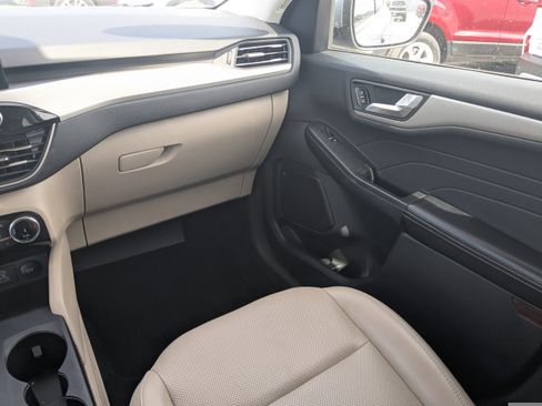 Certified 2022 Ford Escape SEL w/ Technology Package FWD image 18