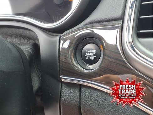 Used 2018 Jeep Grand Cherokee Overland AWD/4WD image 12