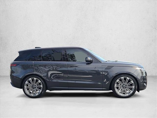 Used 2024 Land Rover Range Rover Sport SE AWD/4WD image 4