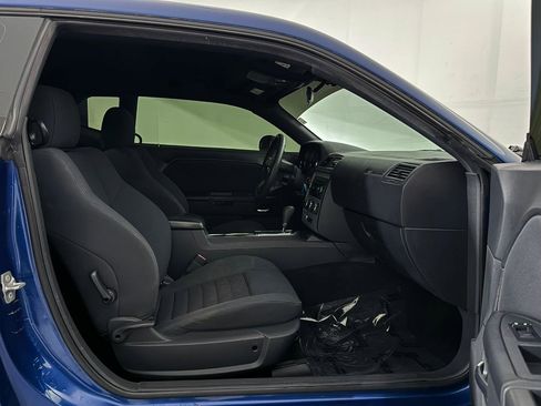 Used 2010 Dodge Challenger SE image 22
