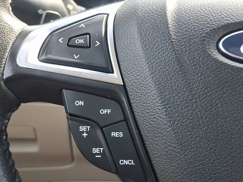 Used 2016 Ford Edge Titanium w/ Technology Package AWD/4WD image 22
