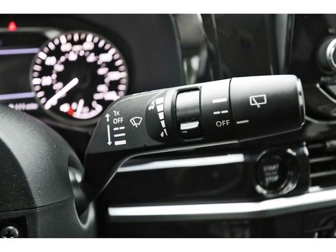 Used 2025 Nissan Pathfinder SV image 17