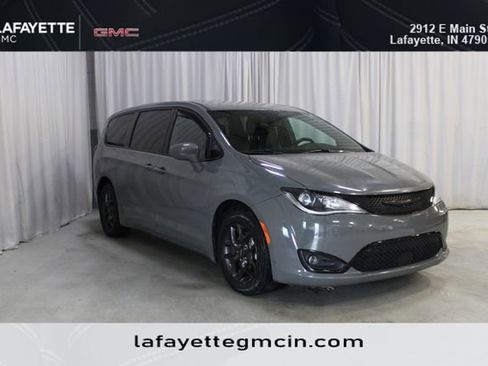 Used 2020 Chrysler Pacifica Touring w/ Advanced Safetytec Group FWD image 1