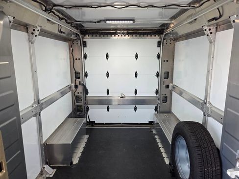 Used 2024 Chevrolet Brightdrop 400 w/ Commercial Equipment Package AWD/4WD image 13
