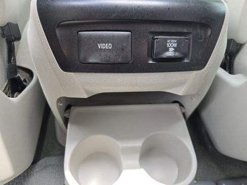 Used 2012 Toyota Sienna XLE w/ Premium Pkg FWD image 24