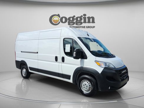 Used 2025 RAM ProMaster 2500 w/ Convenience Group FWD image 7