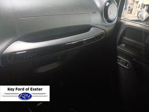 Used 2017 Jeep Wrangler Sahara AWD/4WD image 31