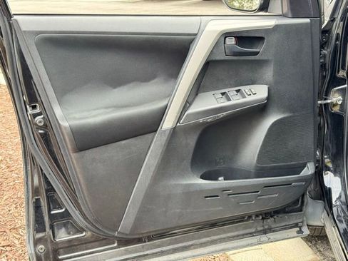 Used 2016 Toyota RAV4 LE image 20