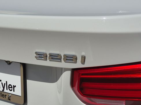 Used 2016 BMW 328i Sedan RWD image 9