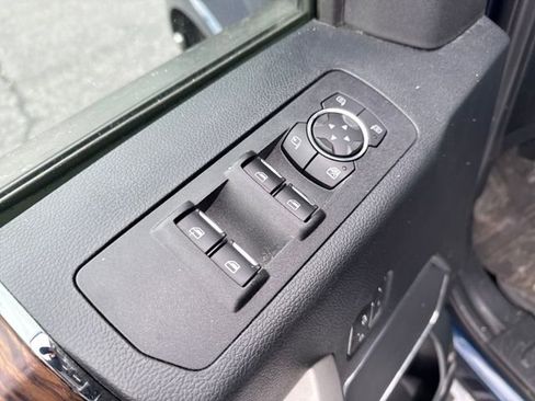 Used 2020 Ford F150 Lariat image 11