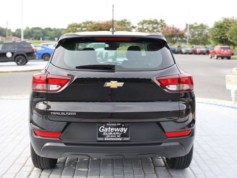 Used 2023 Chevrolet TrailBlazer LS FWD image 4