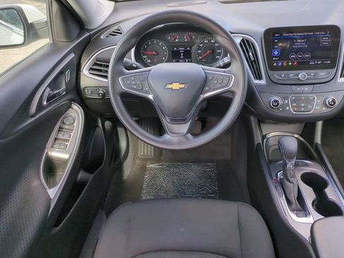 Used 2024 Chevrolet Malibu LT FWD image 17