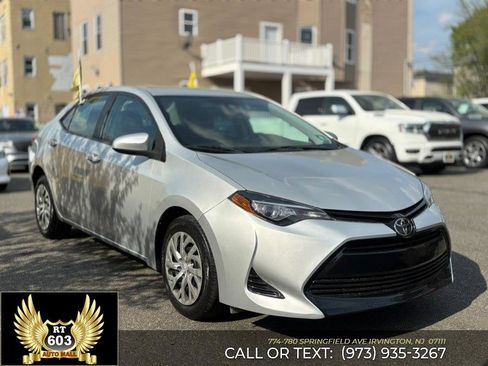 Used 2017 Toyota Corolla LE image 3