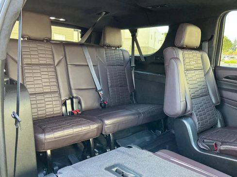 Used 2023 Cadillac Escalade ESV Sport Platinum AWD/4WD image 28