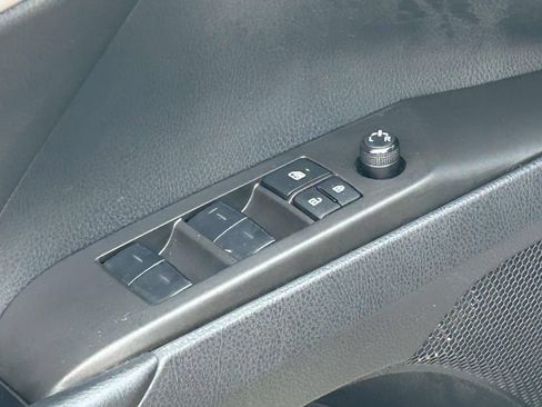 Used 2023 Toyota Camry SE FWD image 15