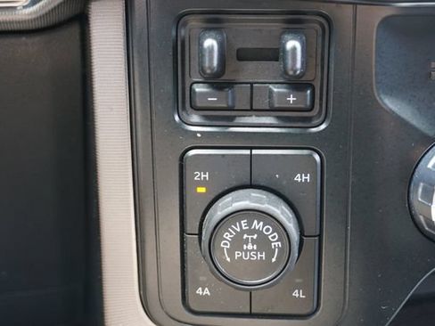 Certified 2022 Ford F150 Platinum w/ Equipment Group 701A High AWD/4WD image 9