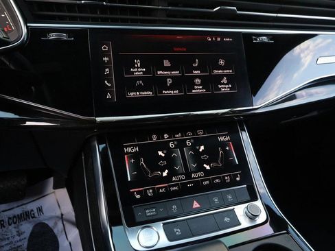 Used 2019 Audi Q8 Premium Plus w/ Premium Plus image 16