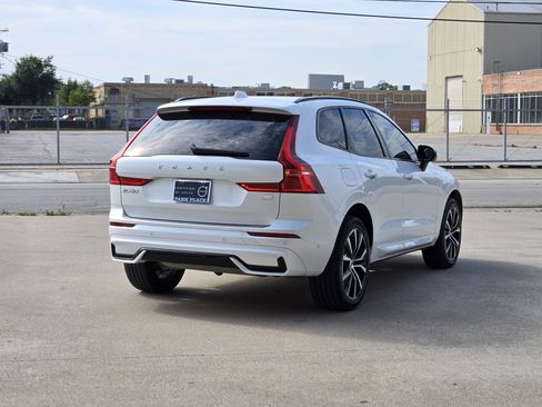 Used 2023 Volvo XC60 T8 Plus w/ Climate Package AWD/4WD image 9