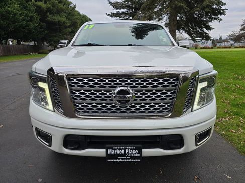 Used 2017 Nissan Titan Platinum Reserve w/ Off-Road Package image 10