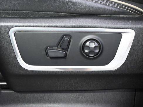 Used 2020 RAM 1500 Laramie AWD/4WD image 14
