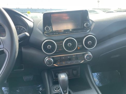 Used 2025 Nissan Sentra S image 17